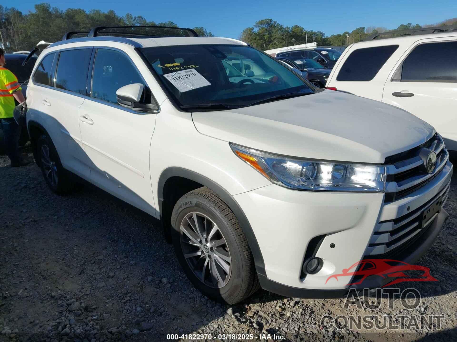 TOYOTA HIGHLANDER 2019 - 5TDJZRFH0KS571466