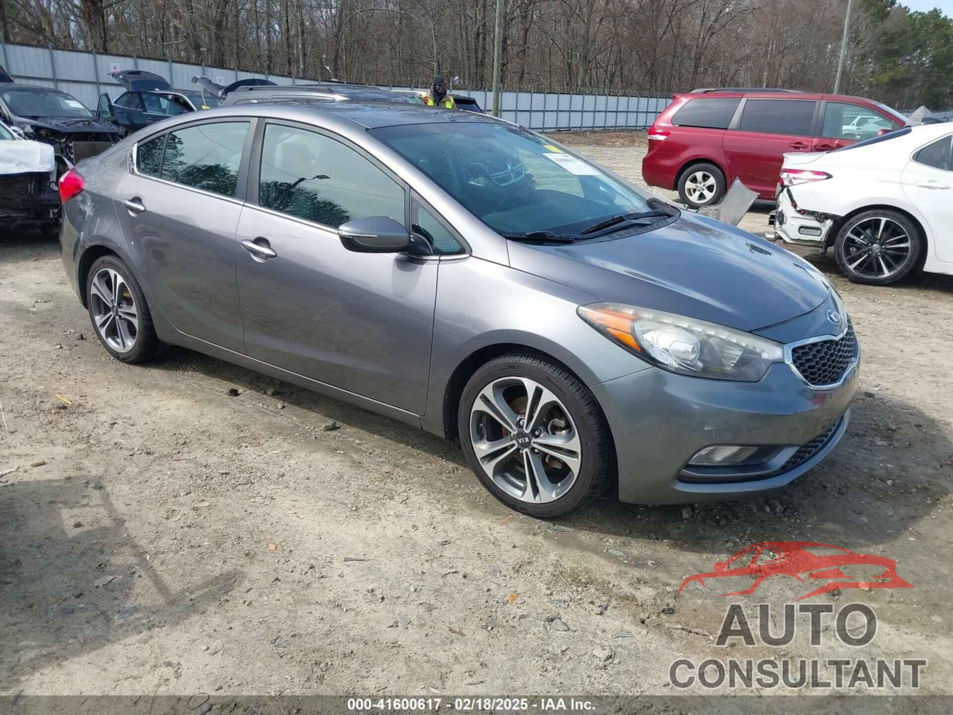 KIA FORTE 2016 - KNAFX4A8XG5526812