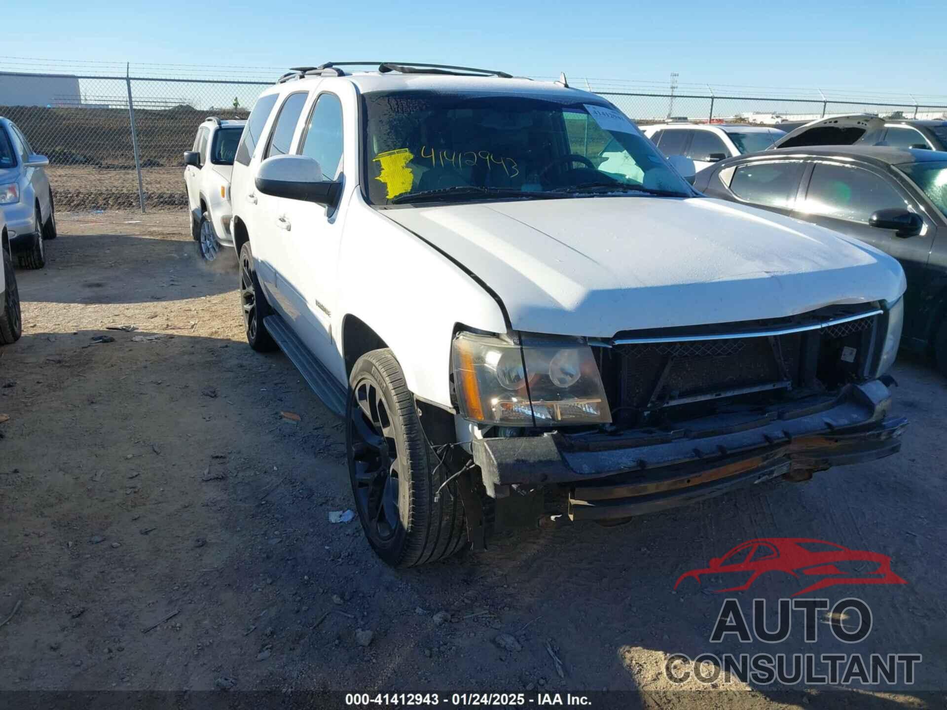 CHEVROLET TAHOE 2013 - 1GNSCBE04DR157673