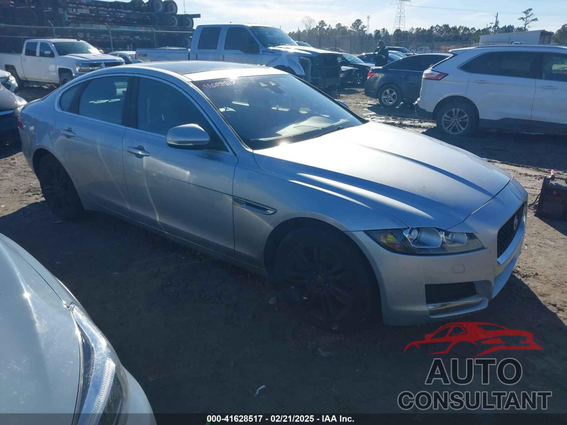 JAGUAR XF 2017 - SAJBR4BV5HCY33559