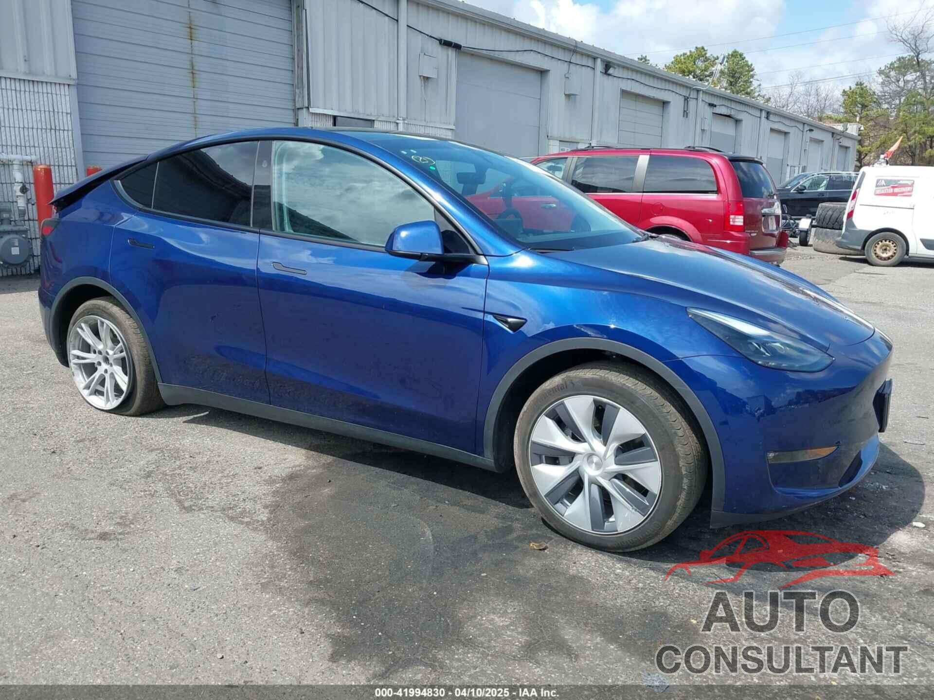 TESLA MODEL Y 2023 - 7SAYGAEE0PF892595
