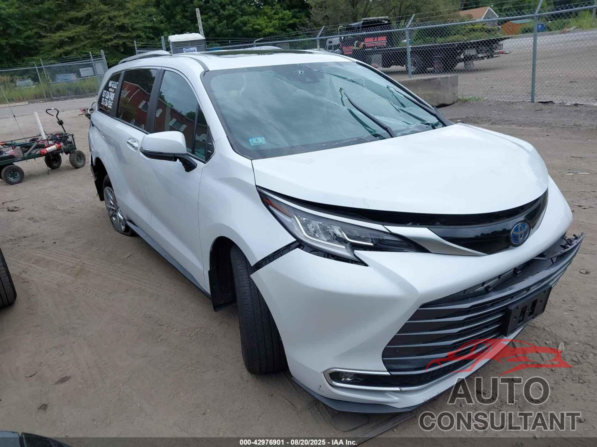 TOYOTA SIENNA 2023 - 5TDZSKFCXPS090327