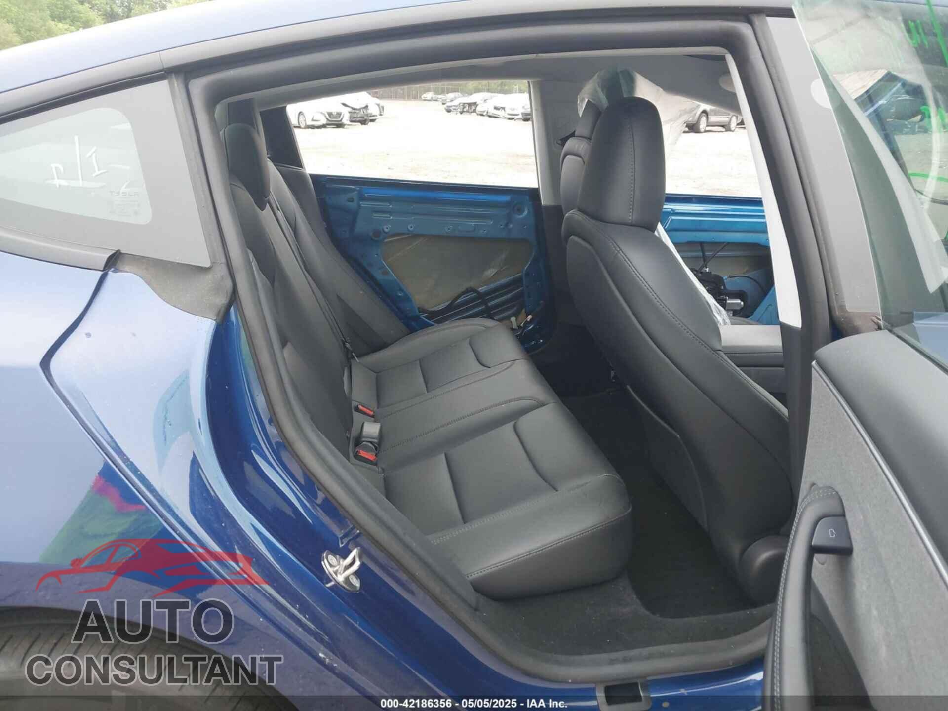 TESLA MODEL 3 2024 - 5YJ3E1EA1RF830569
