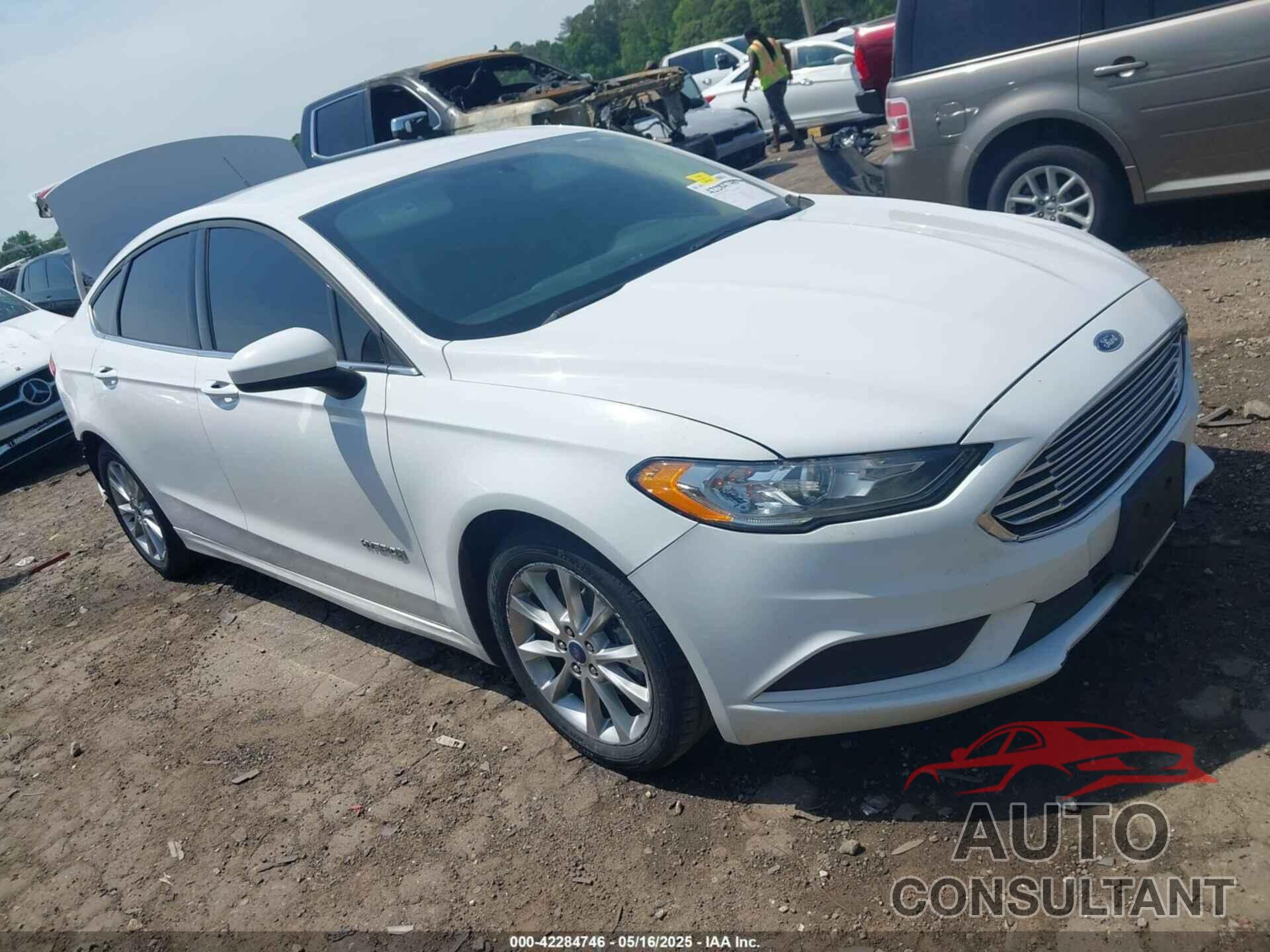 FORD FUSION HYBRID 2017 - 3FA6P0LU8HR318048