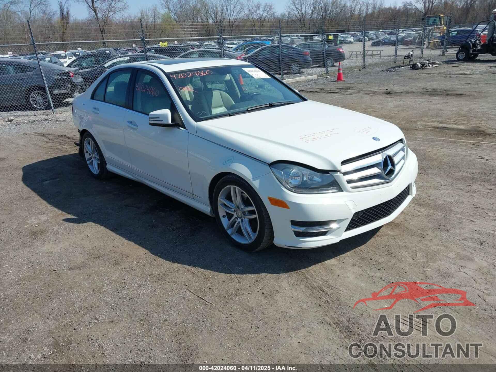 MERCEDES-BENZ C 300 2012 - WDDGF8BB8CA714148