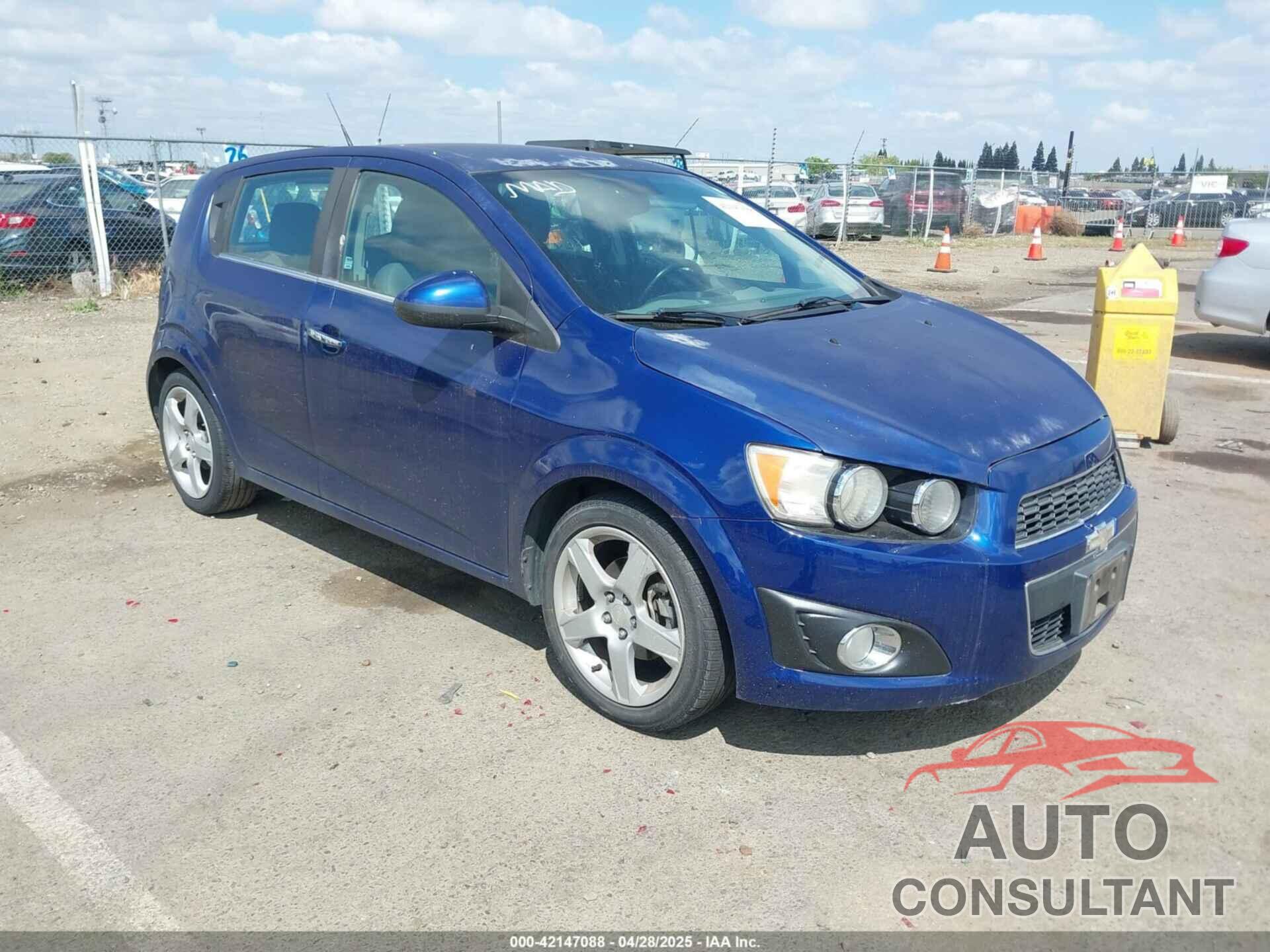 CHEVROLET SONIC 2013 - 1G1JE6SB8D4113953