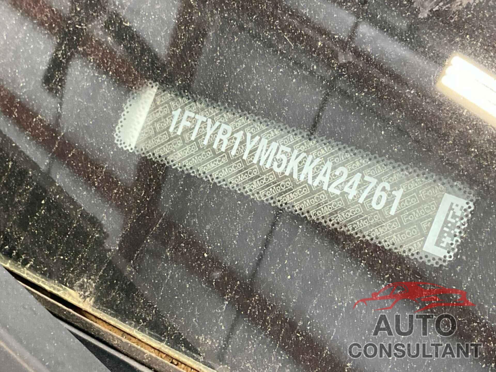 FORD TRANSIT 2019 - 1FTYR1YM5KKA24761
