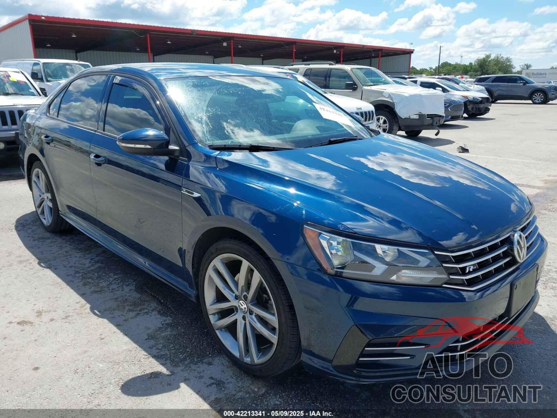 VOLKSWAGEN PASSAT 2018 - 1VWAA7A34JC009932