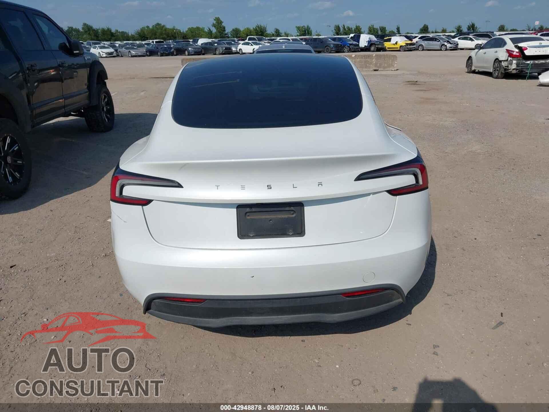TESLA MODEL 3 2024 - 5YJ3E1EA6RF867228