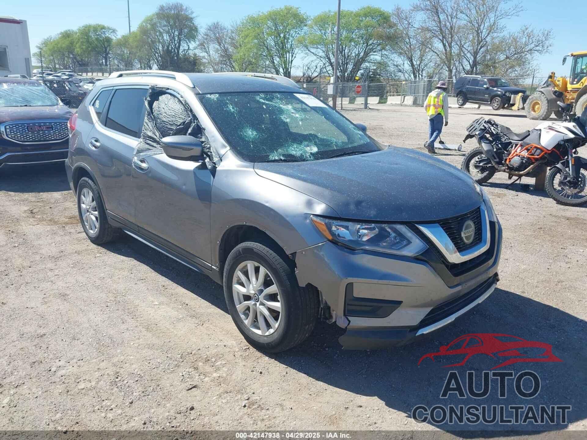 NISSAN ROGUE 2018 - KNMAT2MV4JP560805