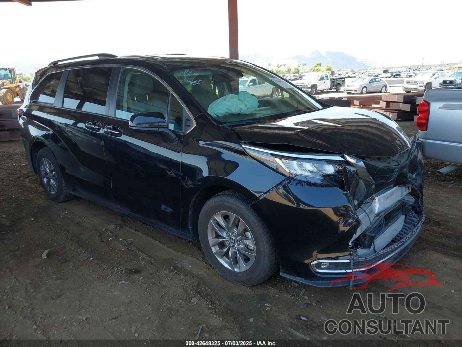 TOYOTA SIENNA 2023 - 5TDYRKEC7PS160925