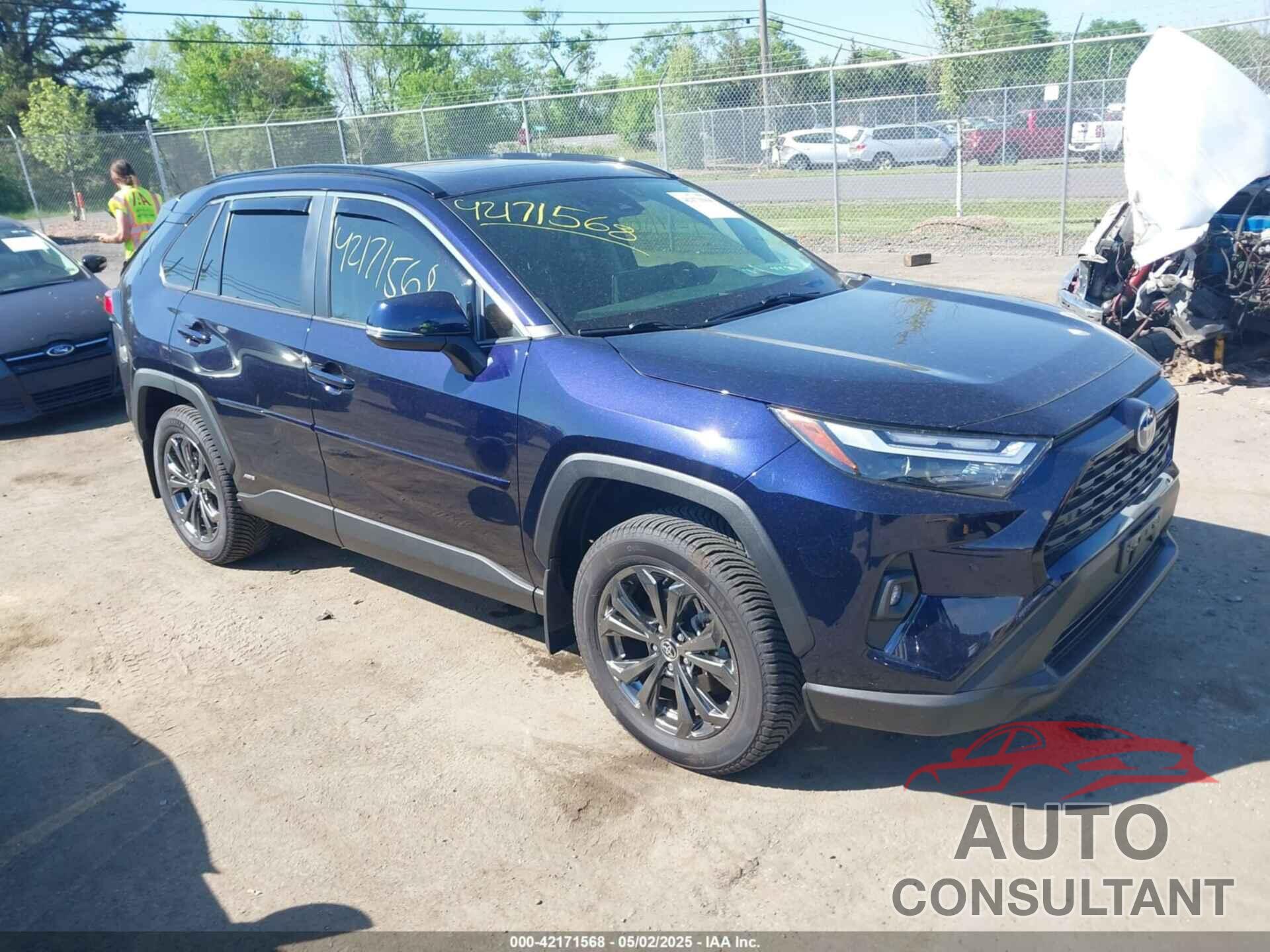 TOYOTA RAV4 HYBRID 2024 - JTMB6RFV3RJ041700