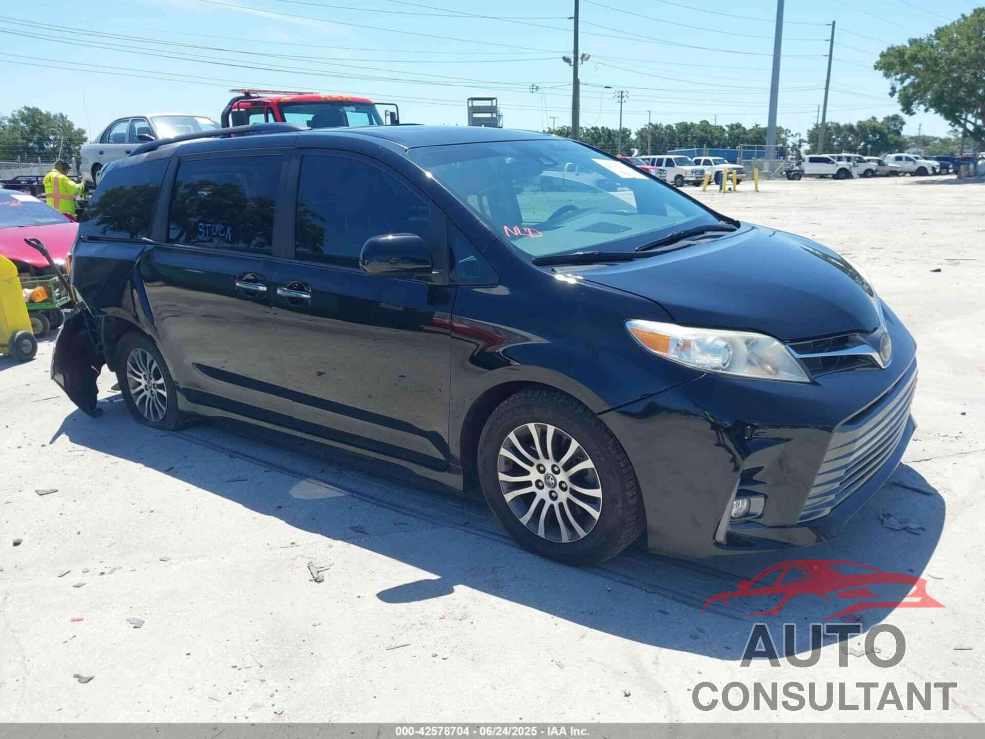 TOYOTA SIENNA 2019 - 5TDYZ3DCXKS004233