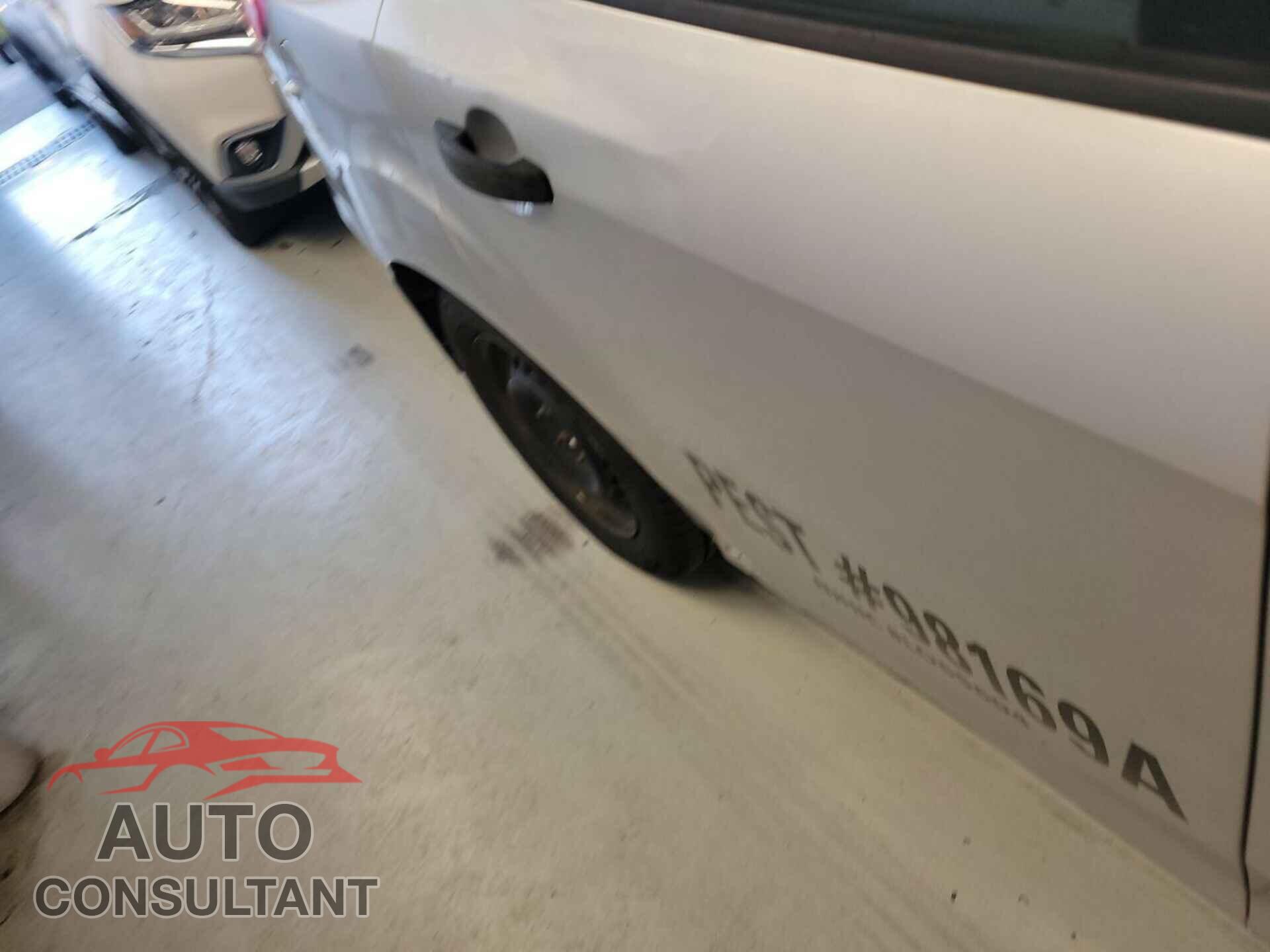FORD FOCUS 2017 - 1FADP3E29HL211822