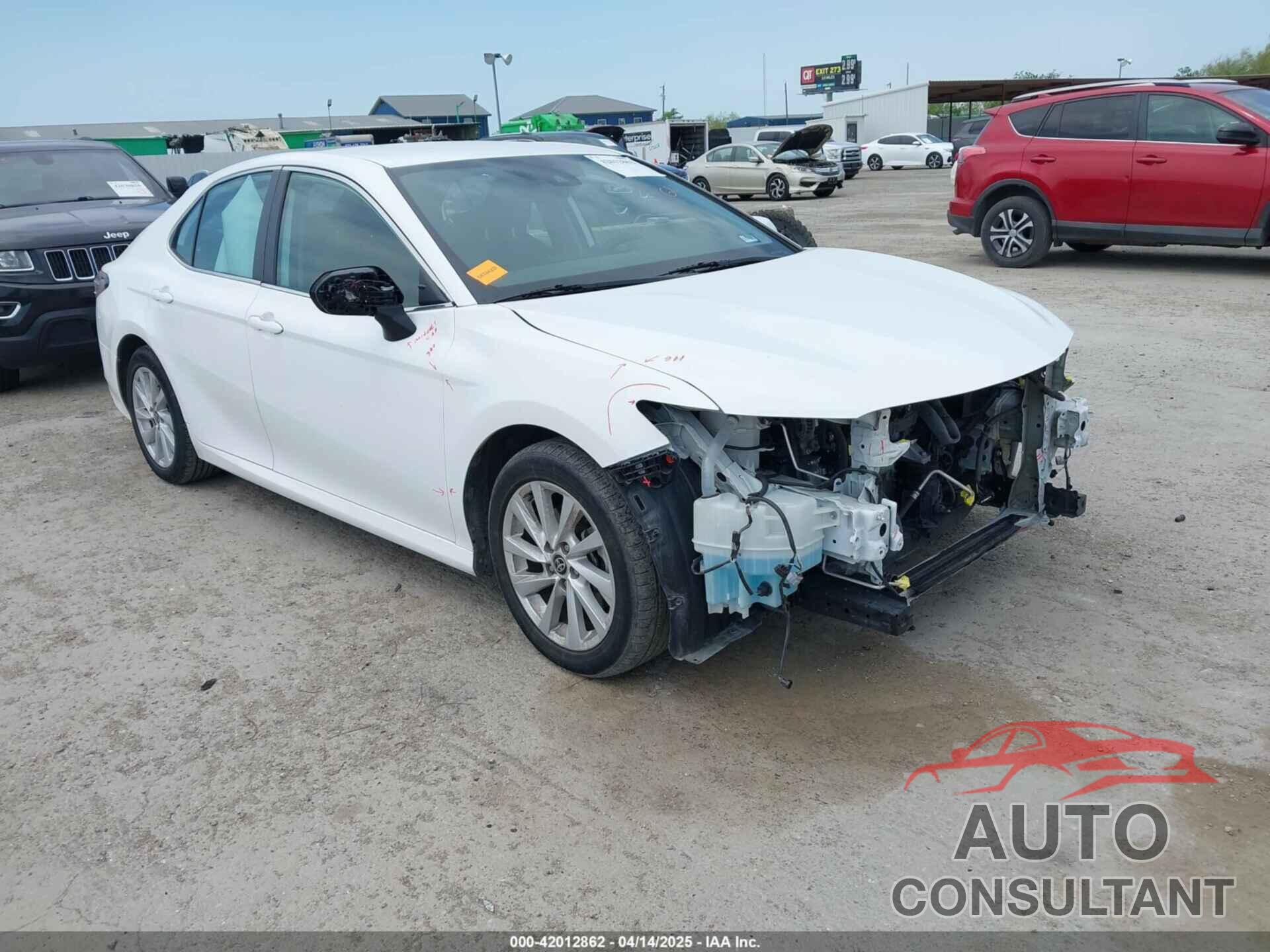 TOYOTA CAMRY 2022 - 4T1C11AK1NU665694