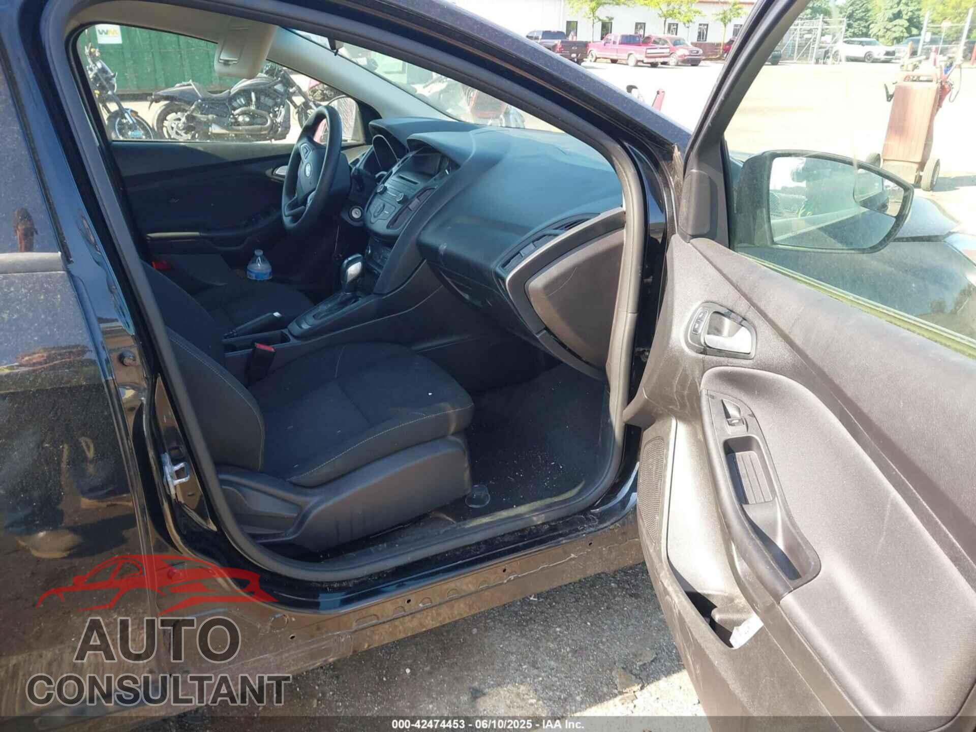 FORD FOCUS 2015 - 1FADP3K2XFL277491