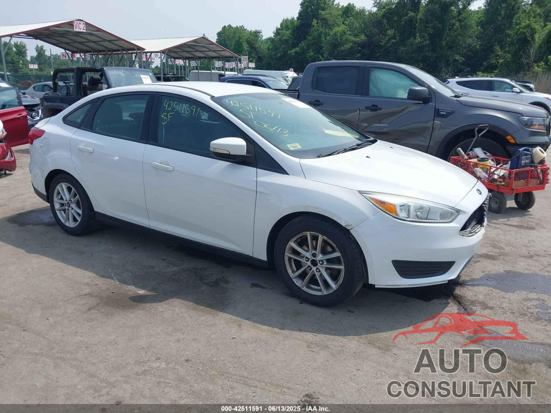FORD FOCUS 2015 - 1FADP3F25FL301755