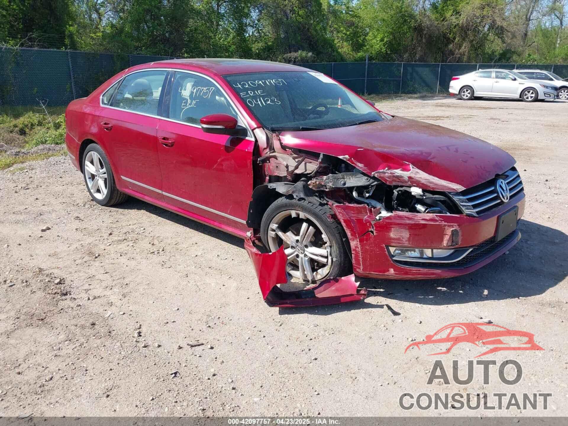 VOLKSWAGEN PASSAT 2015 - 1VWBT7A32FC016612