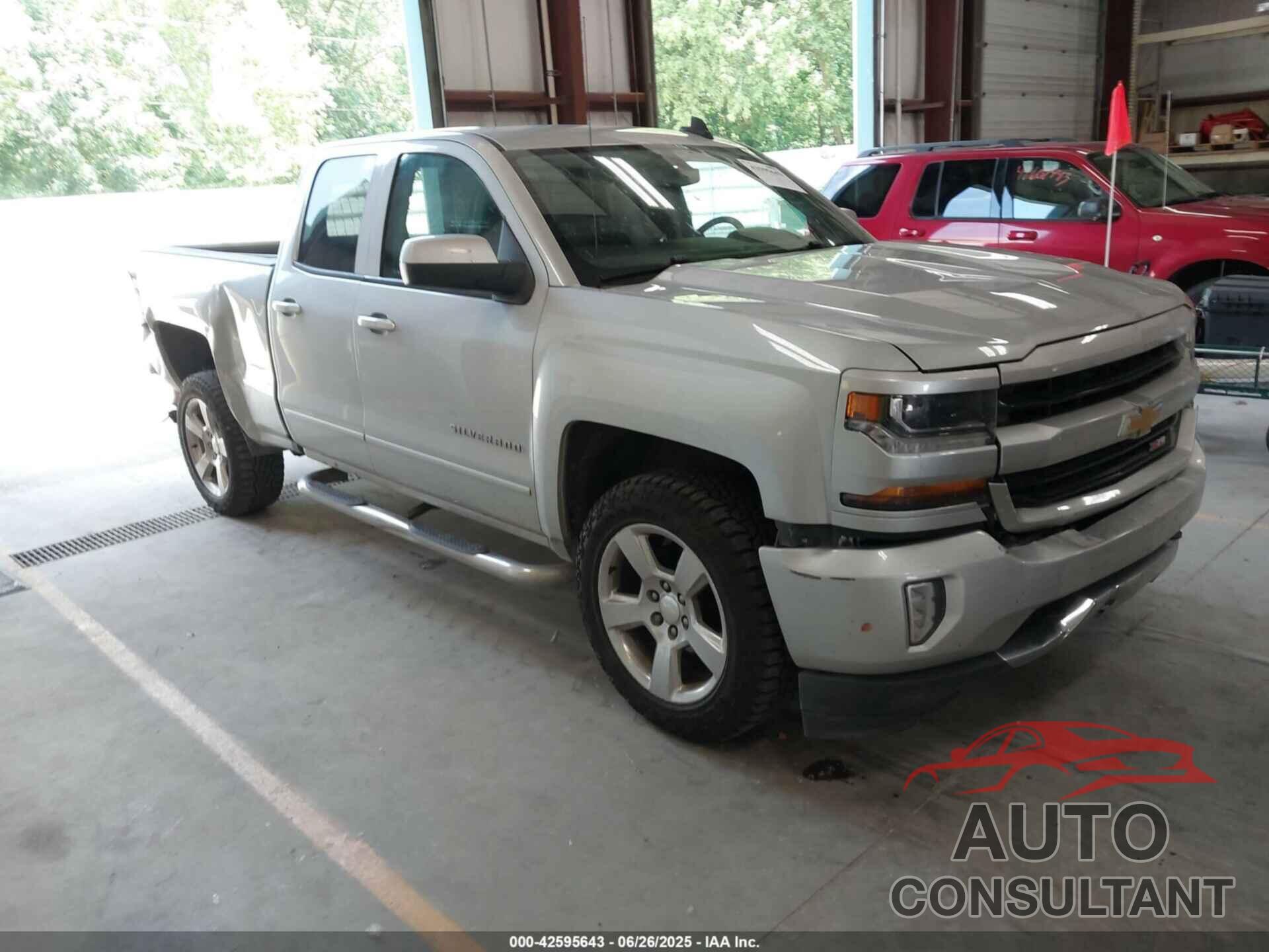 CHEVROLET SILVERADO 1500 2018 - 1GCVKREC7JZ109902