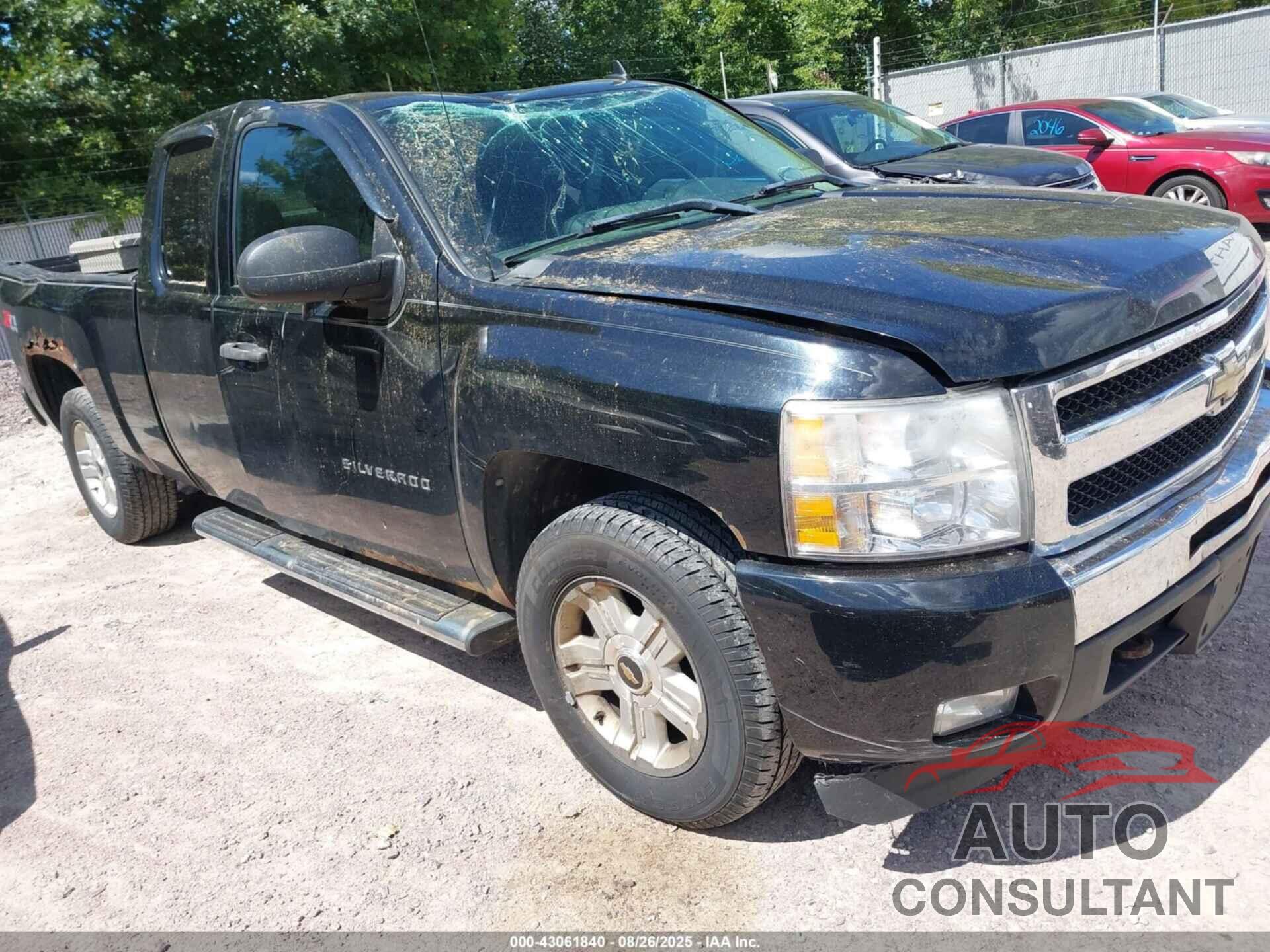 CHEVROLET SILVERADO 1500 2011 - 1GCRKSE39BZ285389