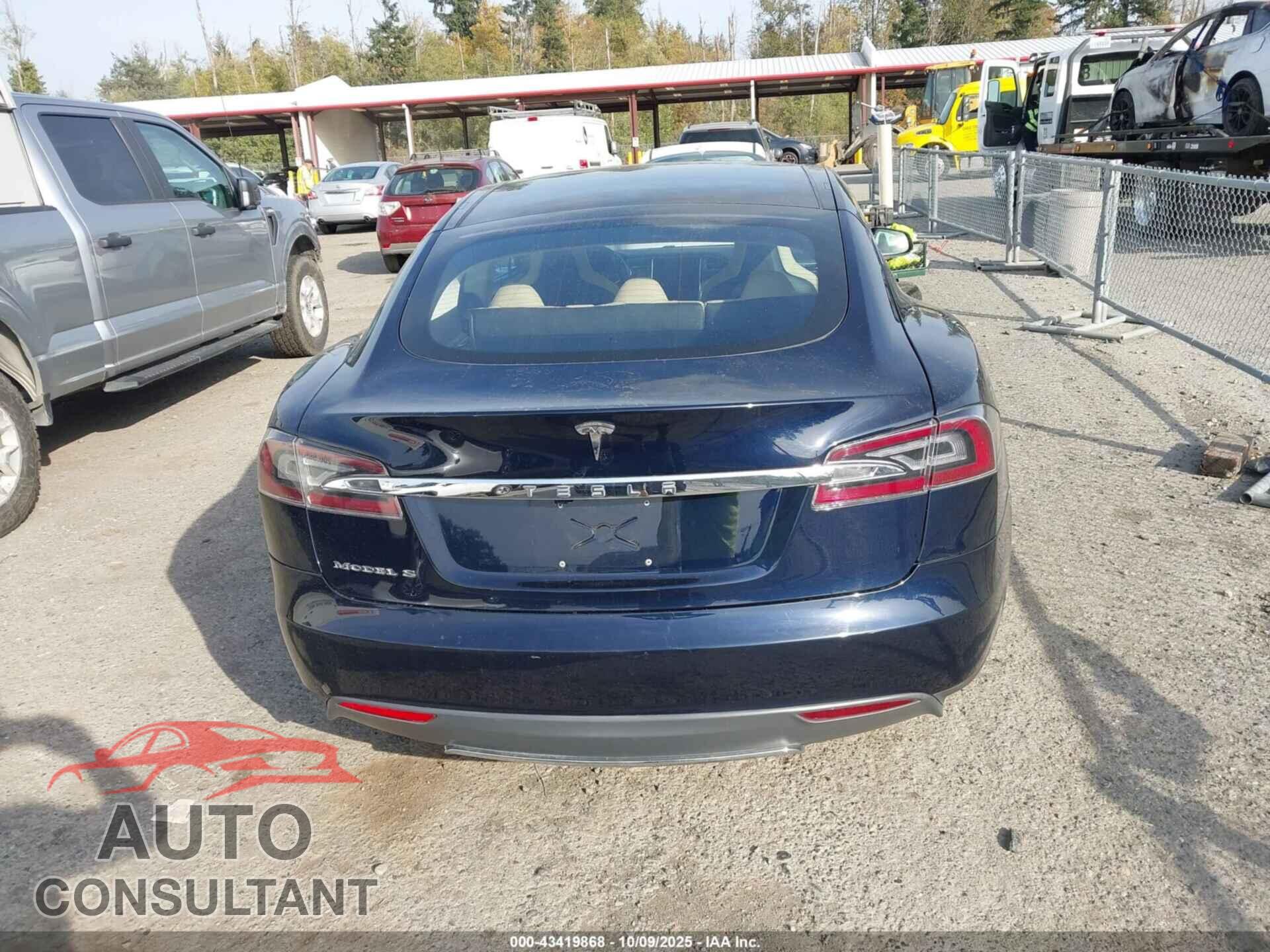 TESLA MODEL S 2013 - 5YJSA1CN8DFP03453