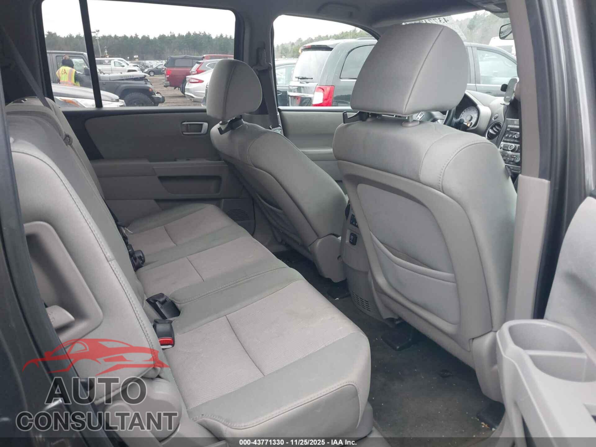 HONDA PILOT 2013 - 5FNYF4H40DB074252