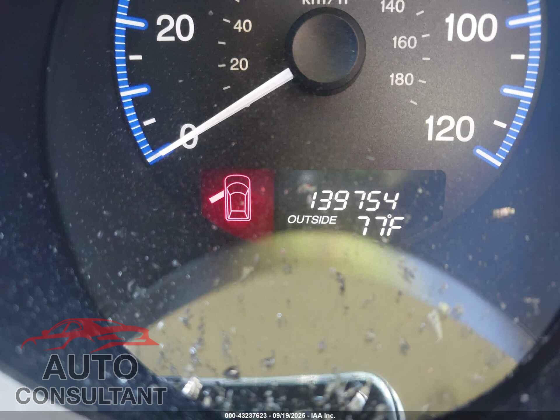 HONDA ELEMENT 2011 - 5J6YH2H79BL002012