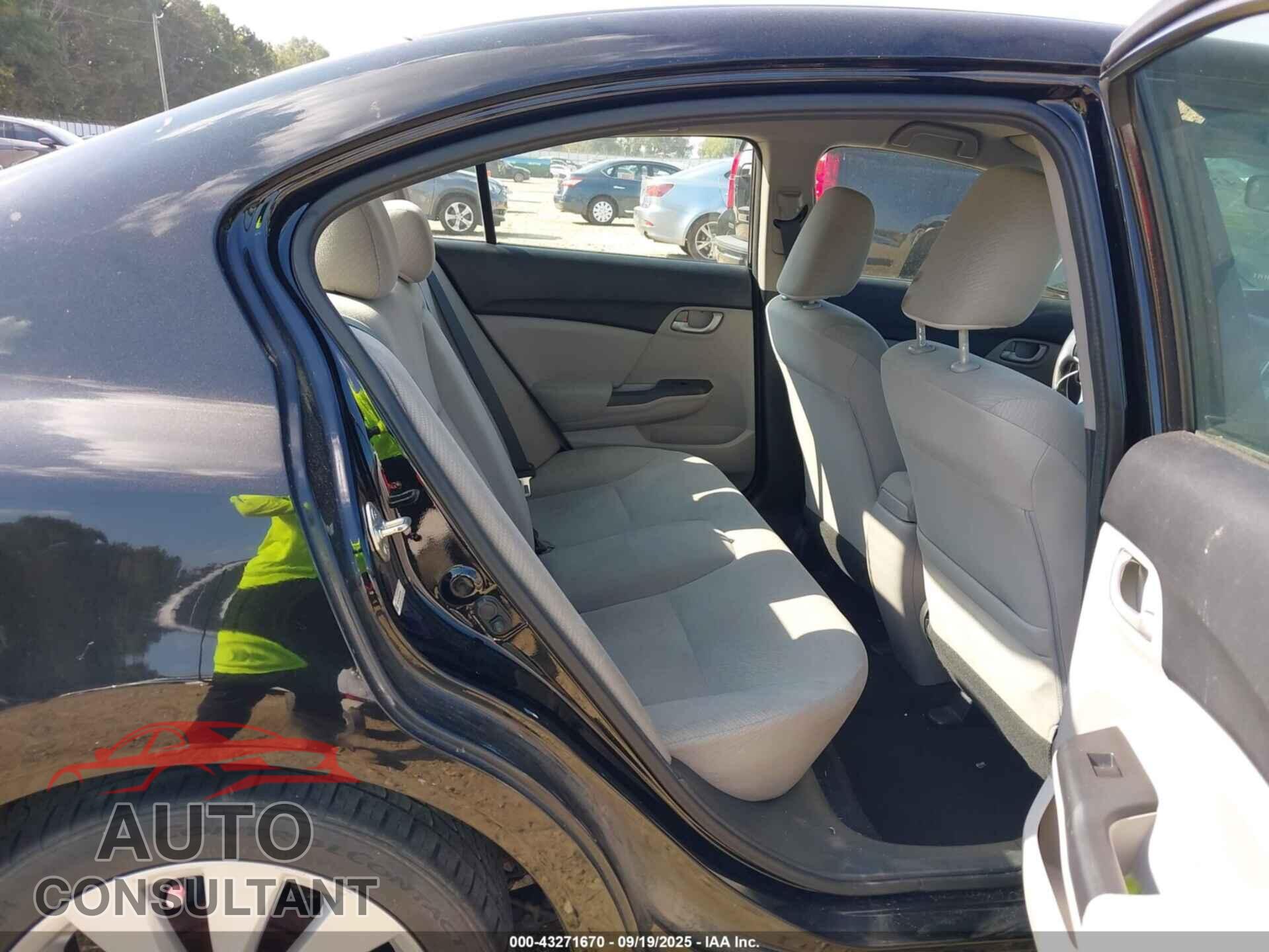 HONDA CIVIC 2013 - 19XFB2F54DE018100