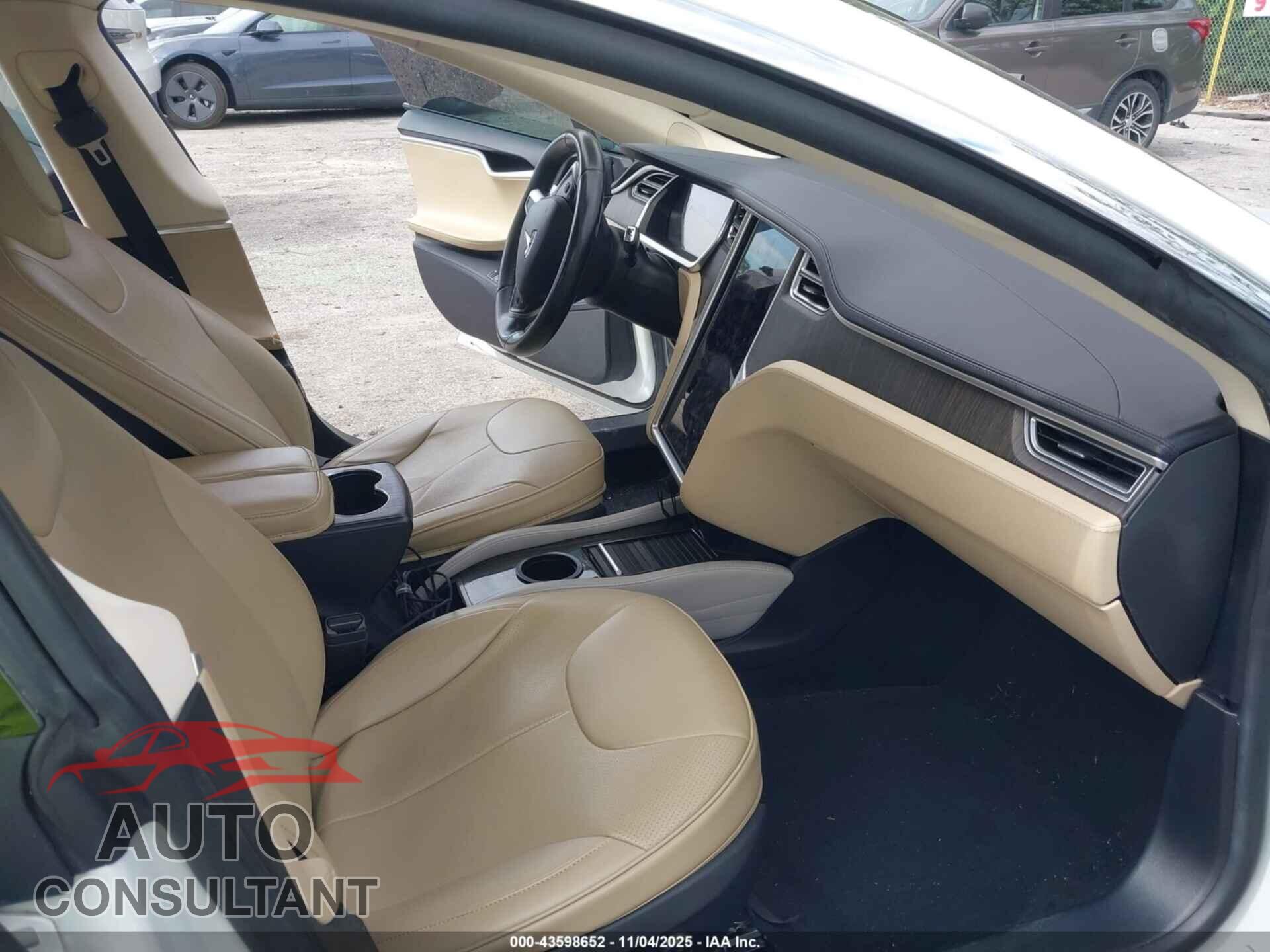 TESLA MODEL S 2013 - 5YJSA1DN3DFP13788
