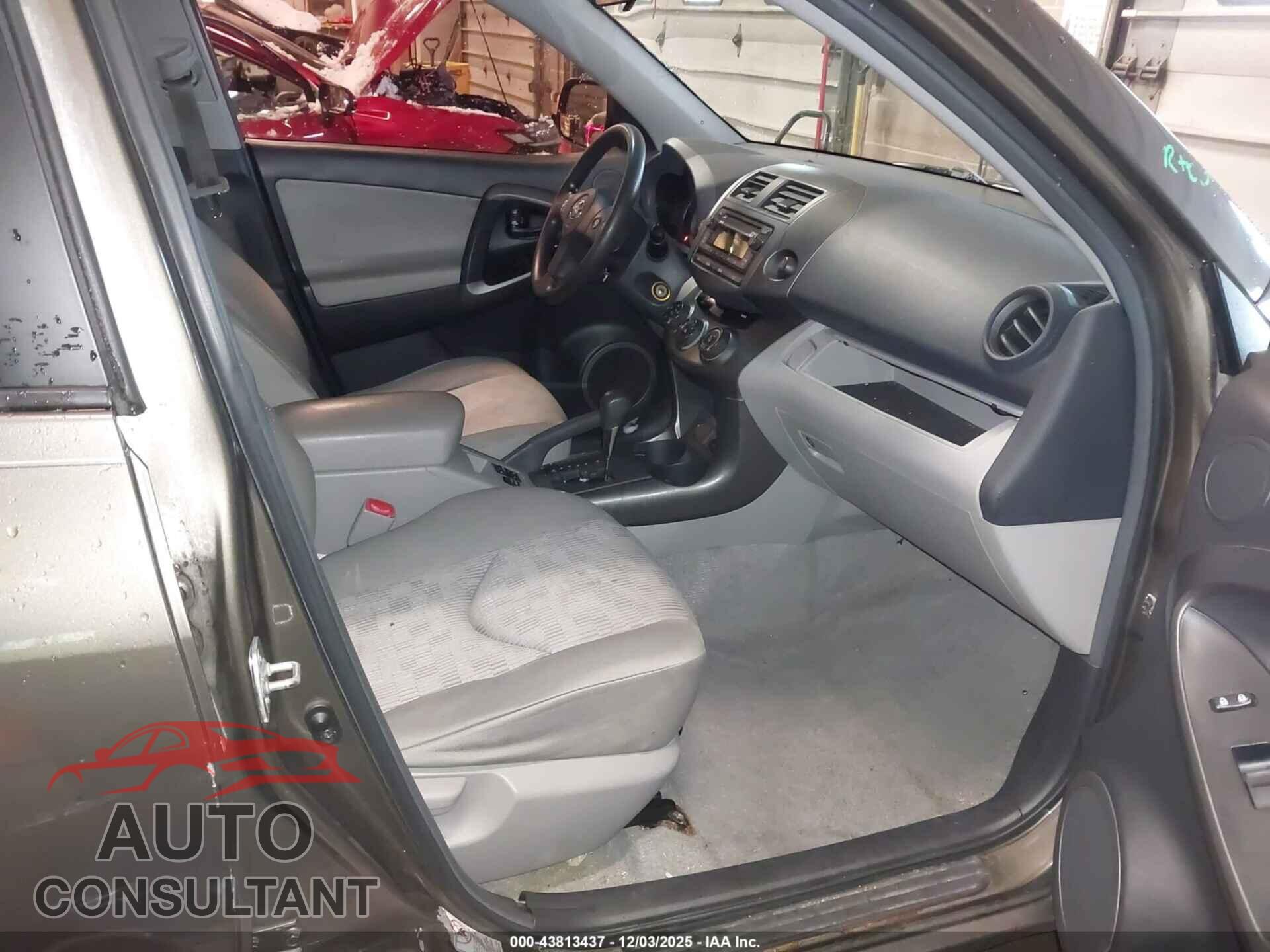 TOYOTA RAV4 2012 - 2T3BF4DV6CW217833