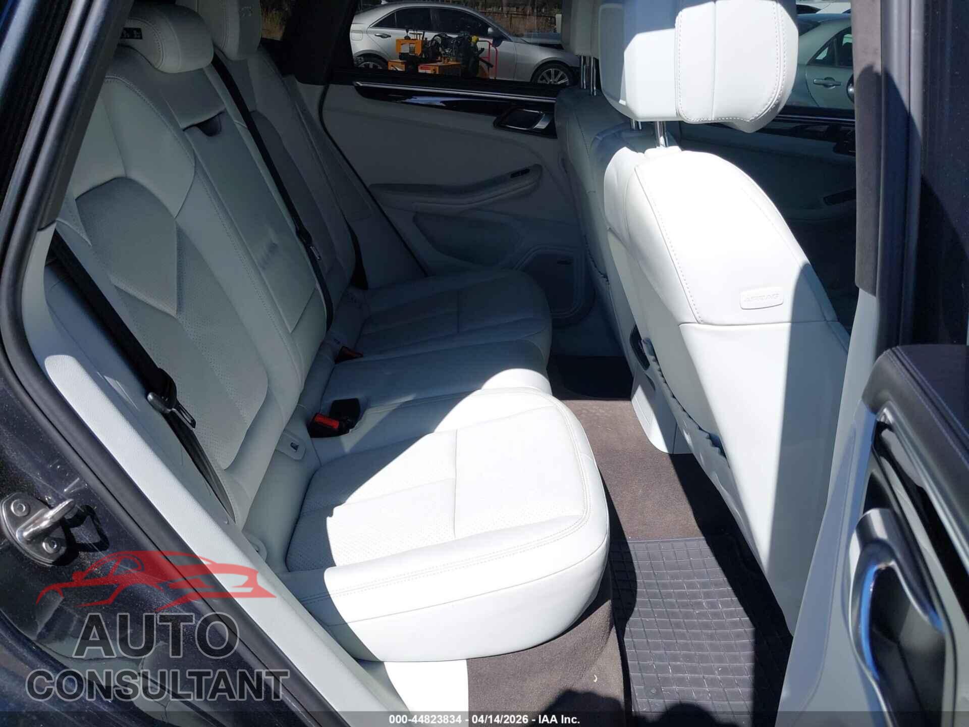 PORSCHE MACAN 2017 - WP1AG2A59HLB50719