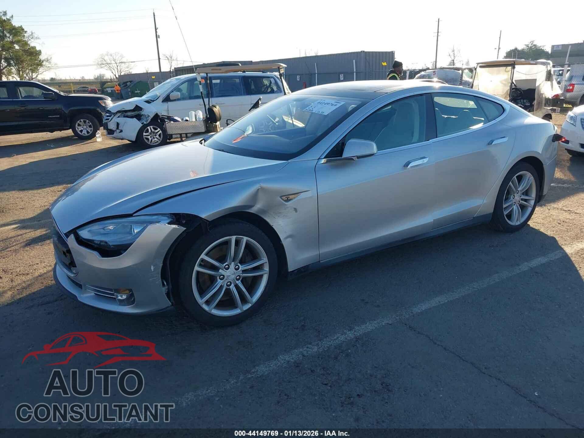 TESLA MODEL S 2013 - 5YJSA1DN8DFP04438