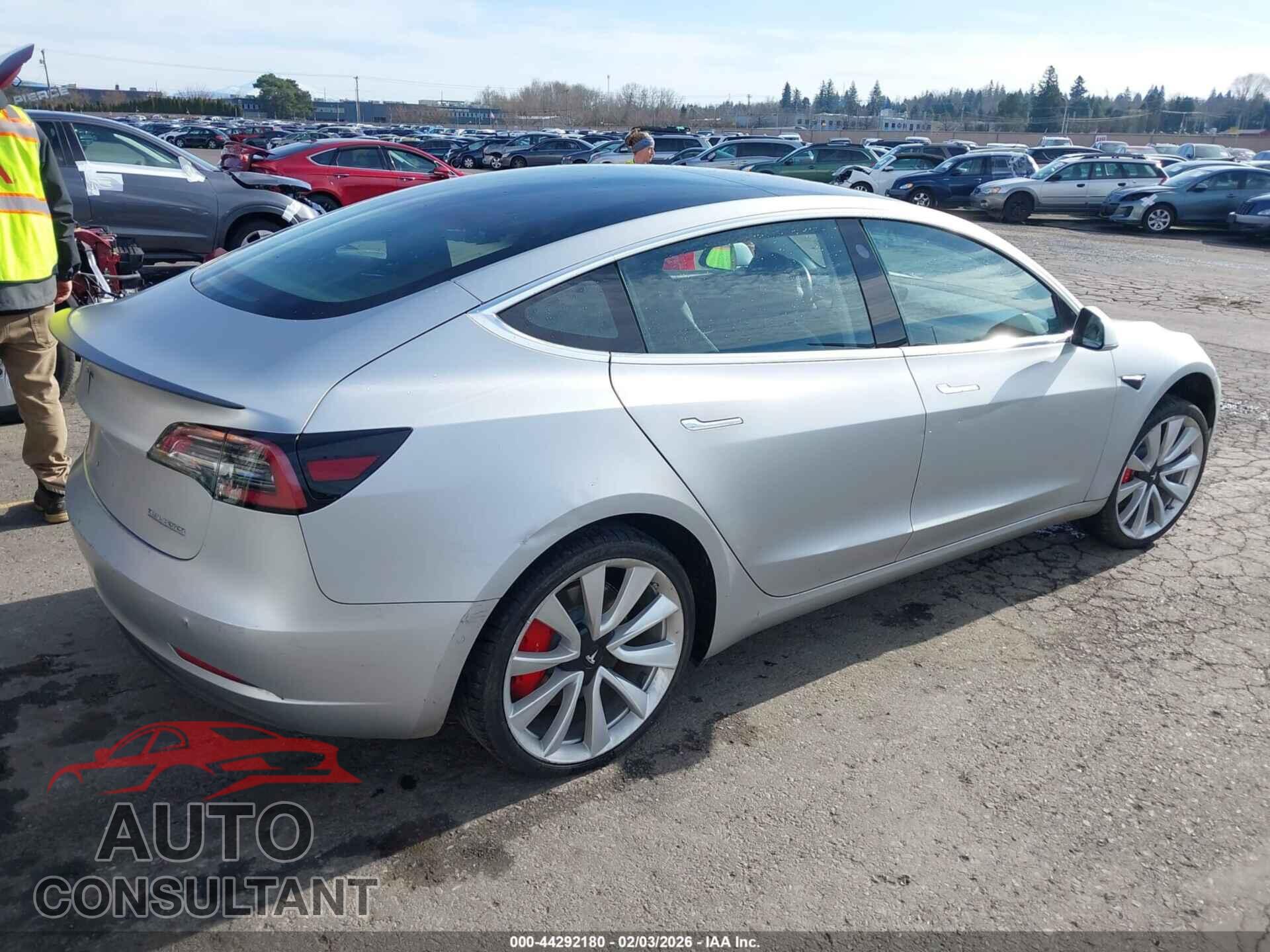 TESLA MODEL 3 2018 - 5YJ3E1EB9JF072087