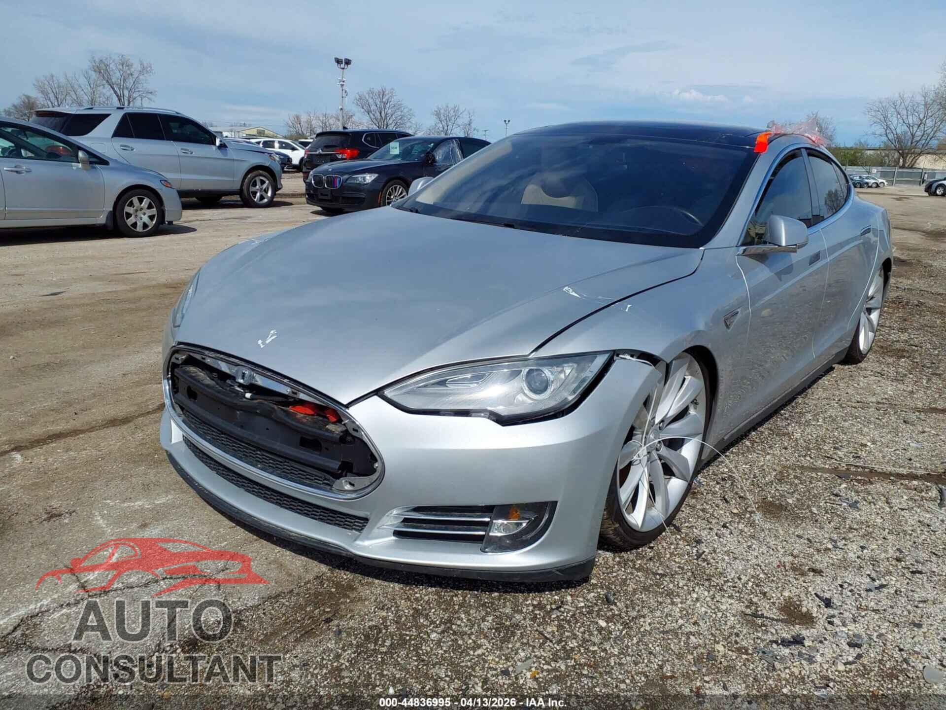 TESLA MODEL S 2013 - 5YJSA1DP8DFP05798