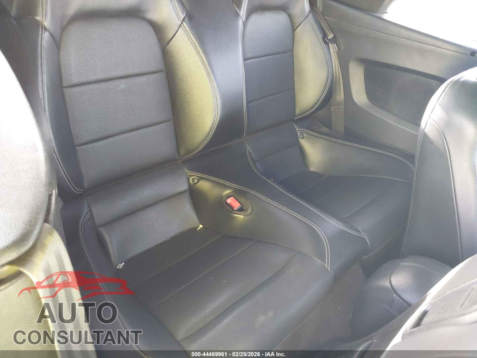 FORD MUSTANG 2018 - 1FATP8UH5J5110124