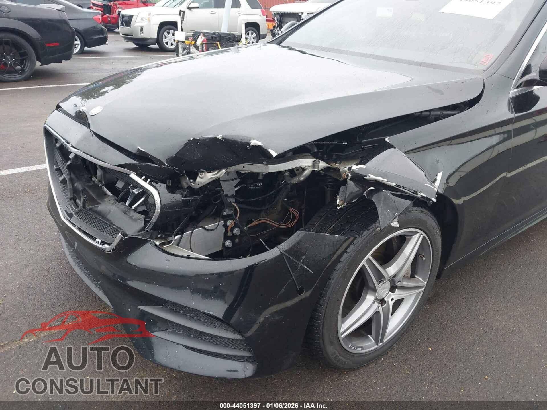 MERCEDES-BENZ E 300 2017 - WDDZF4JB0HA040149