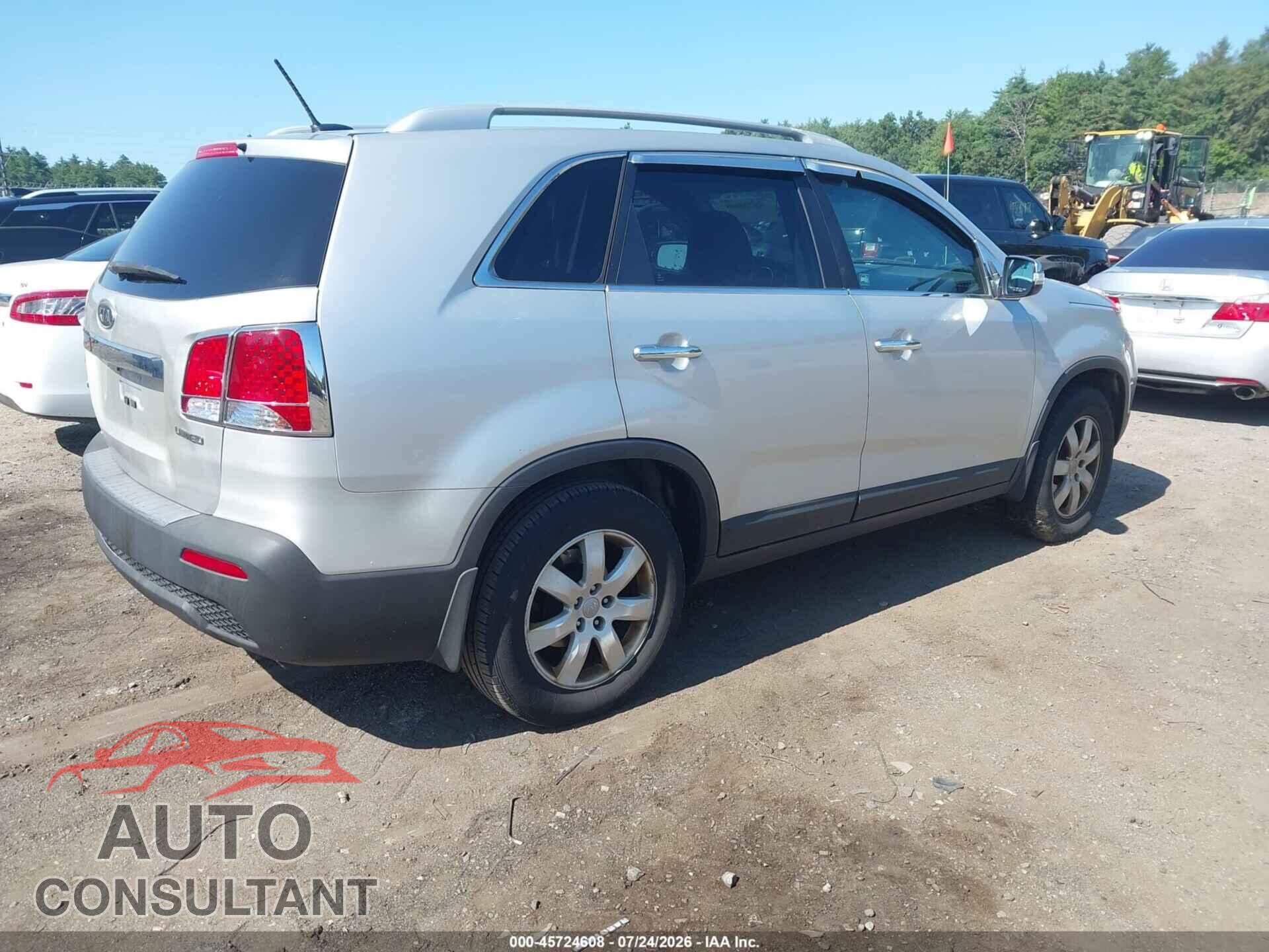 KIA SORENTO 2013 - 5XYKT4A21DG322833