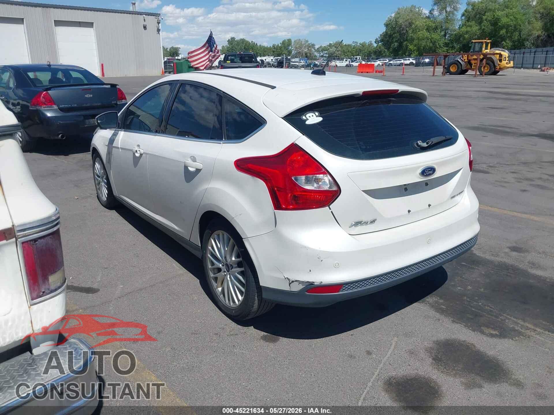 FORD FOCUS 2014 - 1FADP3N26EL422455