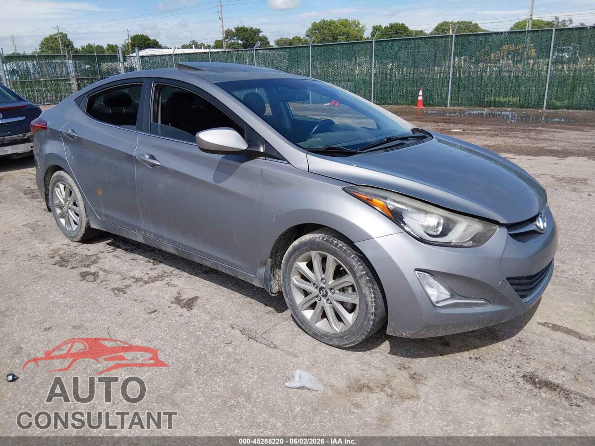 HYUNDAI ELANTRA 2015 - KMHDH4AE7FU345261