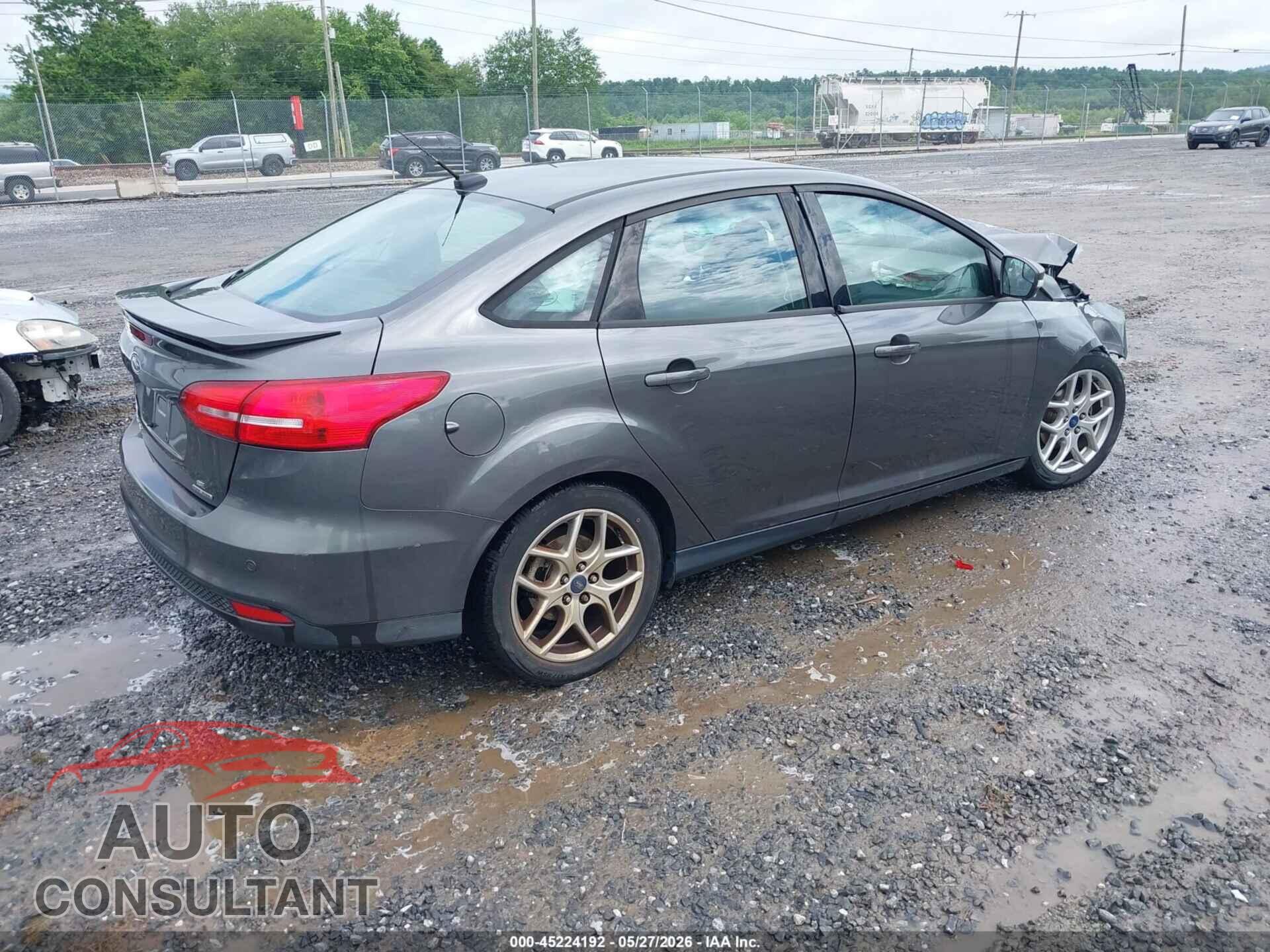 FORD FOCUS 2015 - 1FADP3F26FL214771