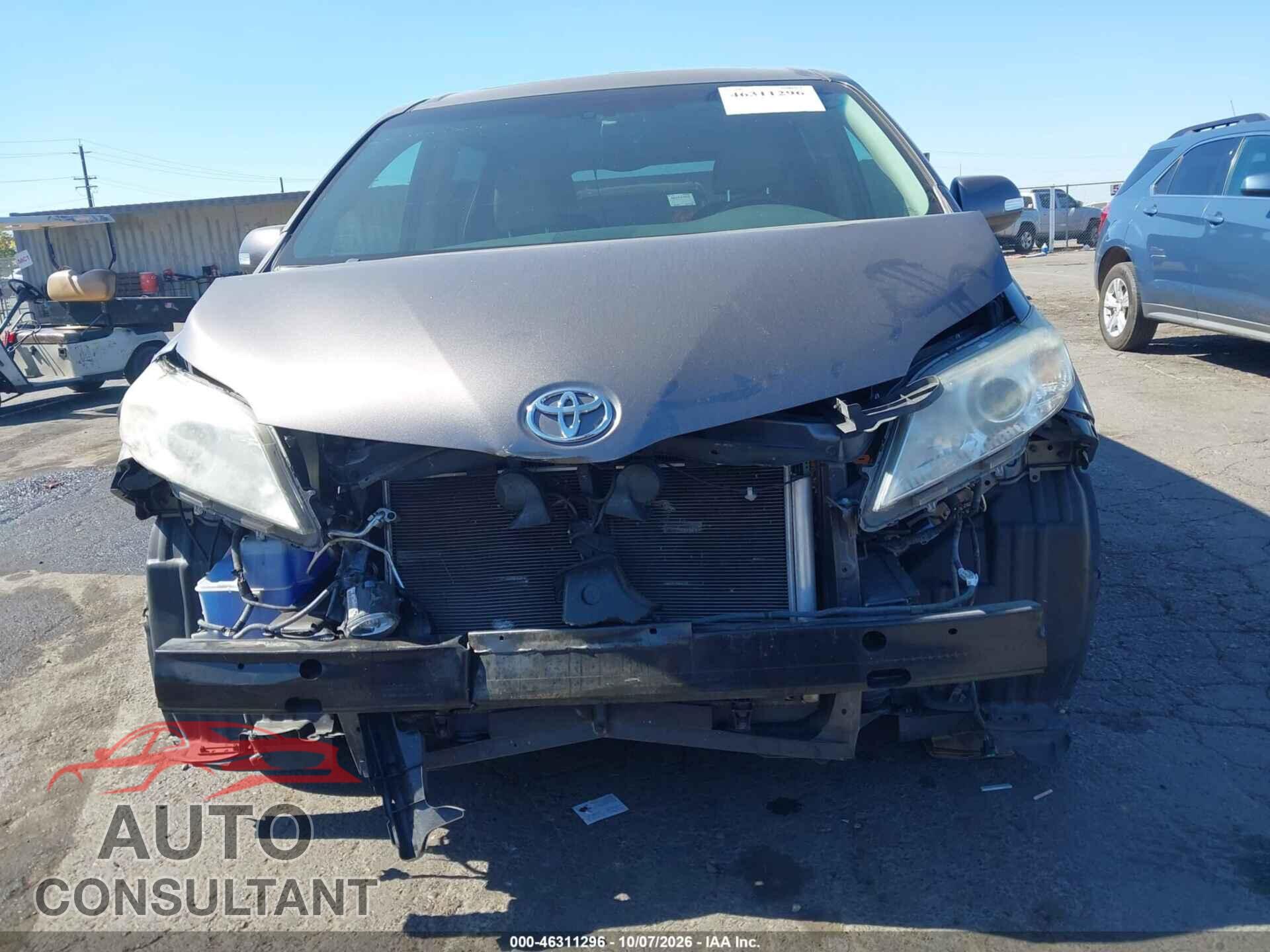 TOYOTA SIENNA 2013 - 5TDDK3DC8DS059978