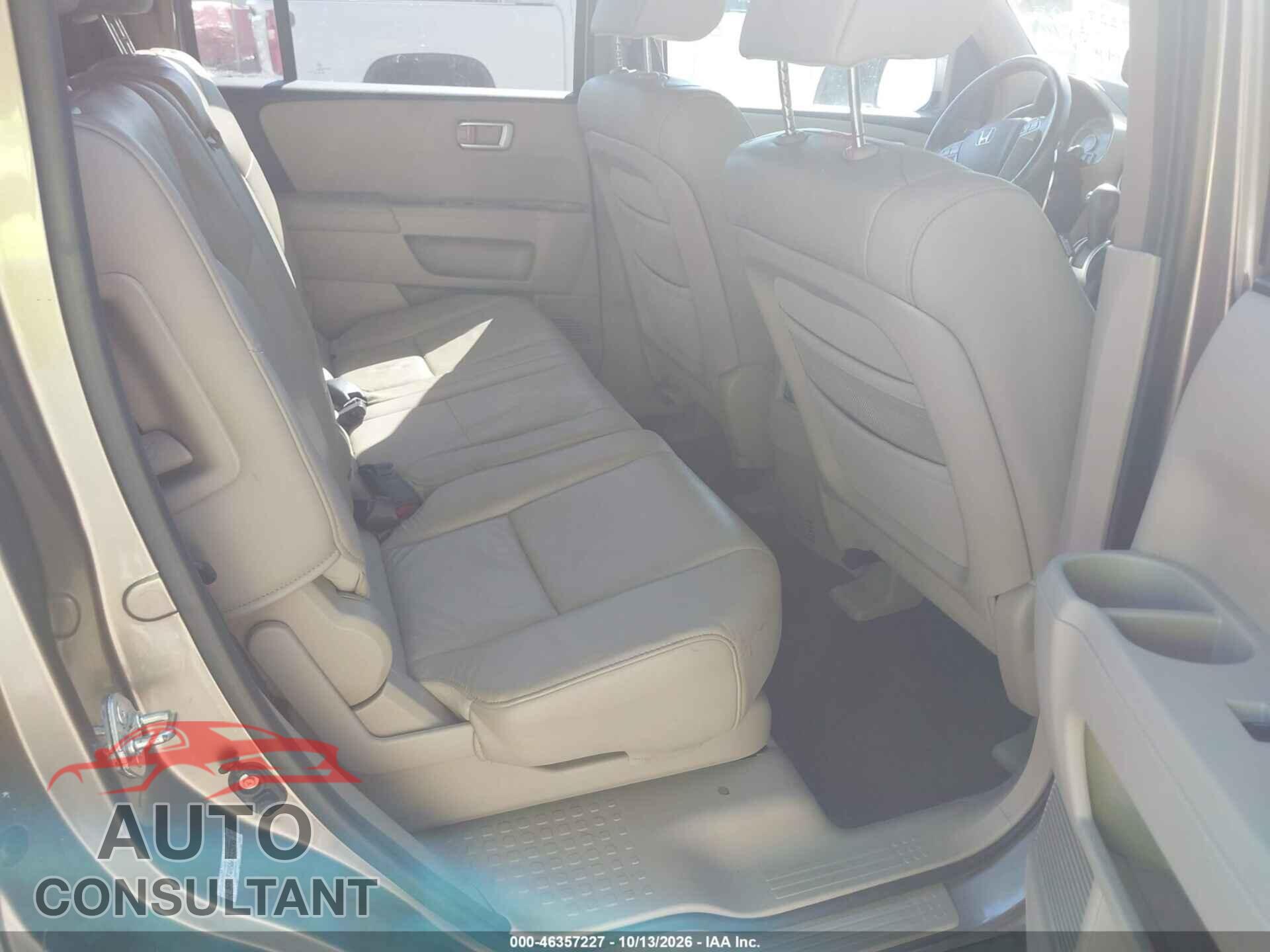 HONDA PILOT 2010 - 5FNYF4H56AB032995