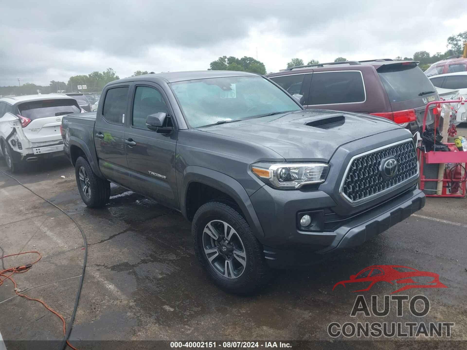 TOYOTA TACOMA 2018 - 5TFAZ5CN9JX070541