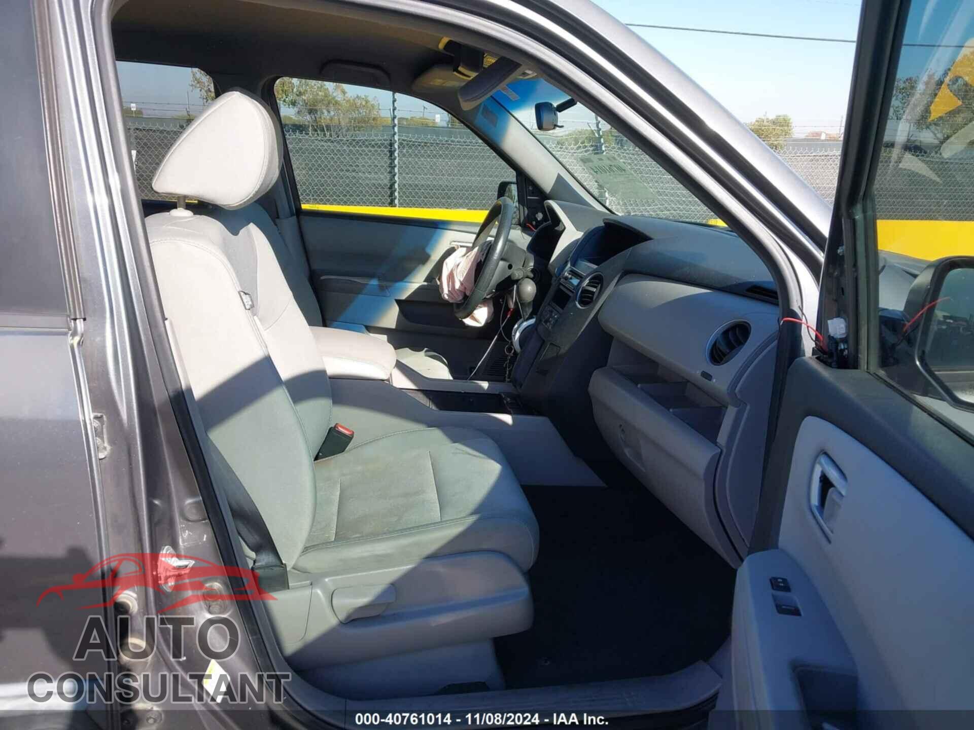 HONDA PILOT 2011 - 5FNYF3H28BB031865