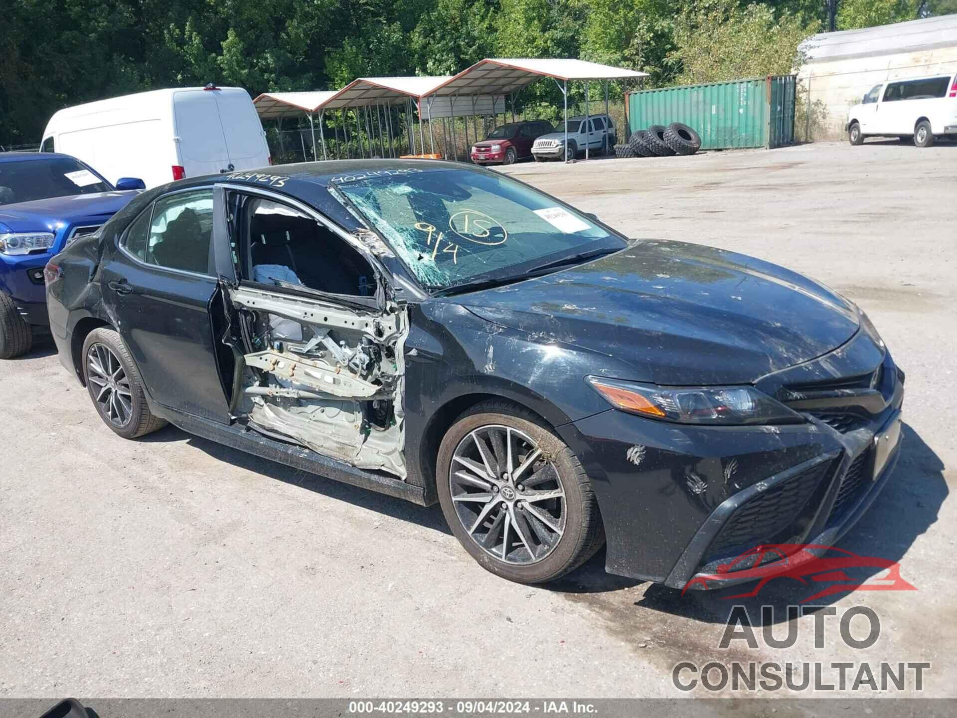 TOYOTA CAMRY 2021 - 4T1G11AKXMU551080