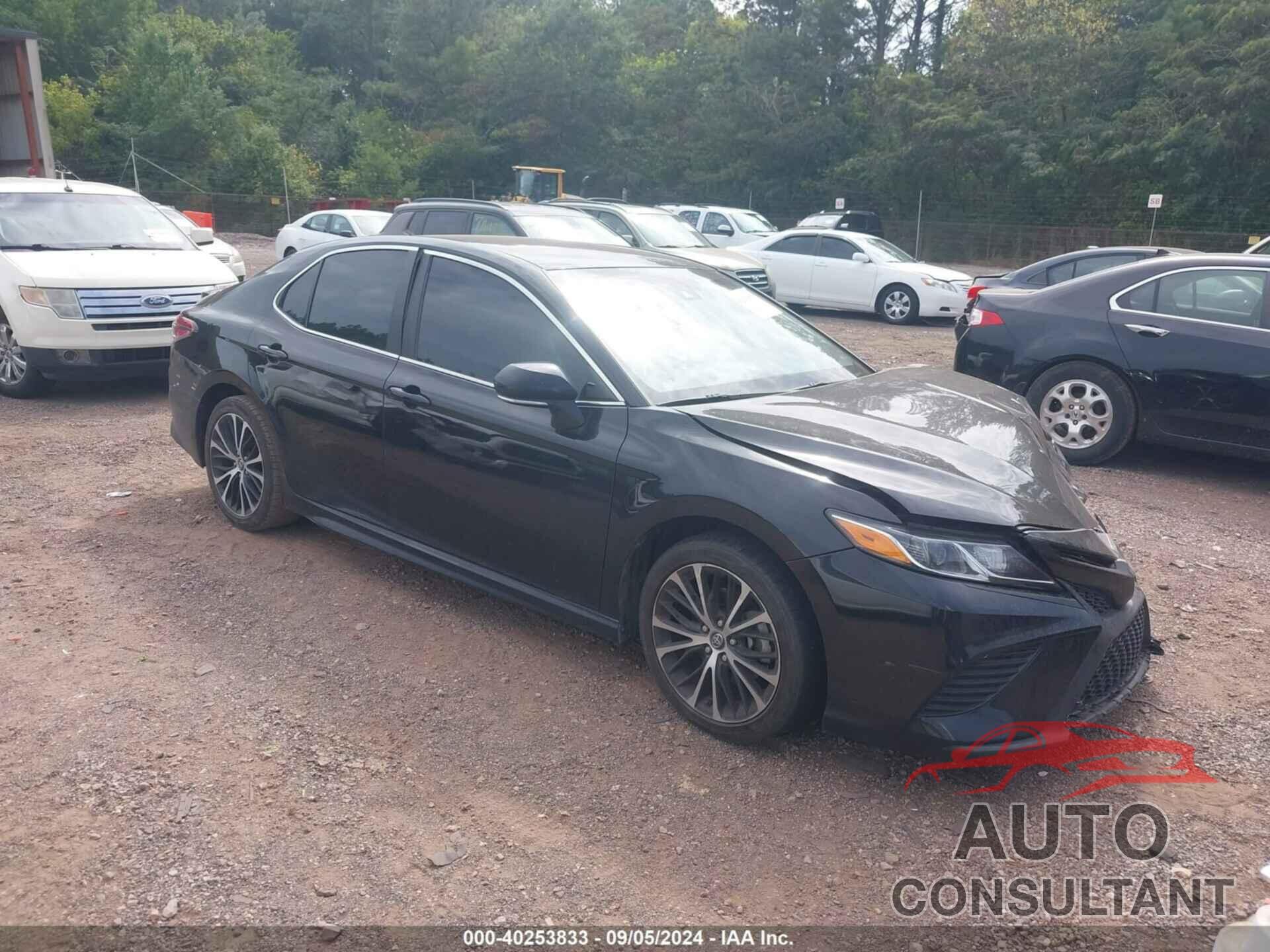 TOYOTA CAMRY 2018 - 4T1B11HK5JU661028