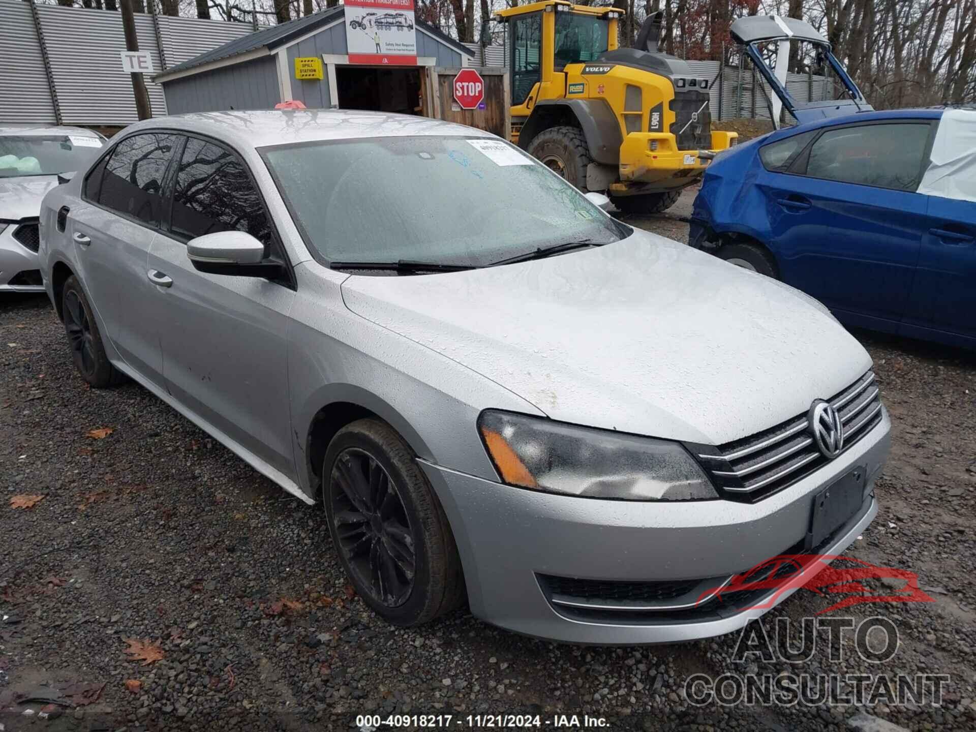 VOLKSWAGEN PASSAT 2015 - 1VWAT7A34FC005235