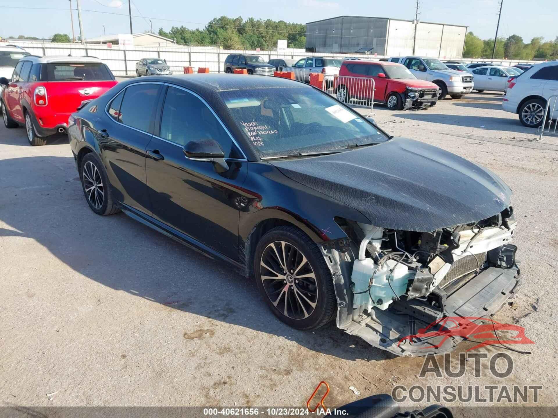 TOYOTA CAMRY 2018 - 4T1B11HK1JU077838