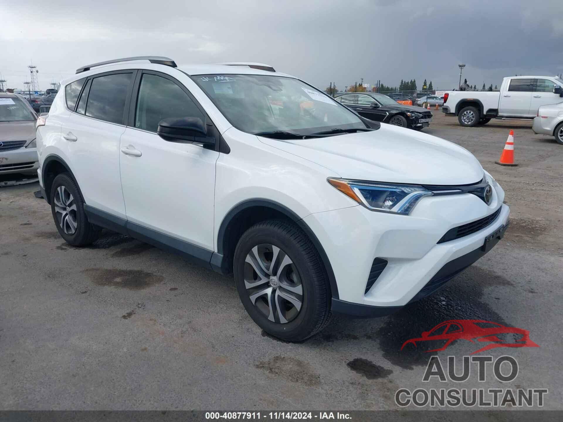 TOYOTA RAV4 2018 - JTMBFREV9JJ746555