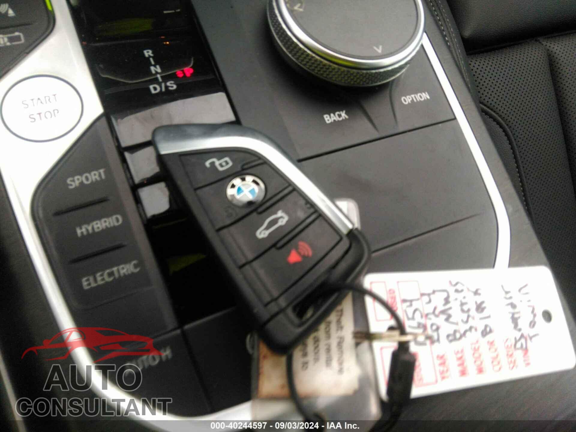 BMW 3 SERIES 2024 - 3MW39FF01R8E10822